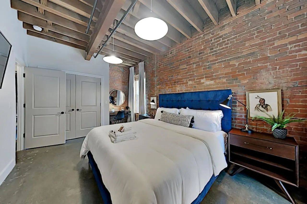 Villa One-Of-A-Kind! Roll Up Garage Door-Pool, Speakeasy à Nashville Hébergement de vacances