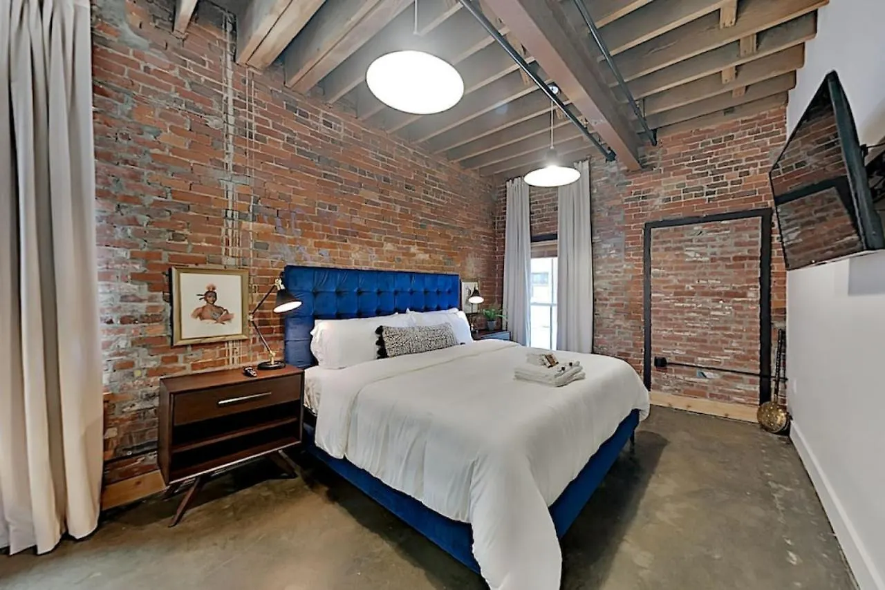 Villa One-Of-A-Kind! Roll Up Garage Door-Pool, Speakeasy à Nashville