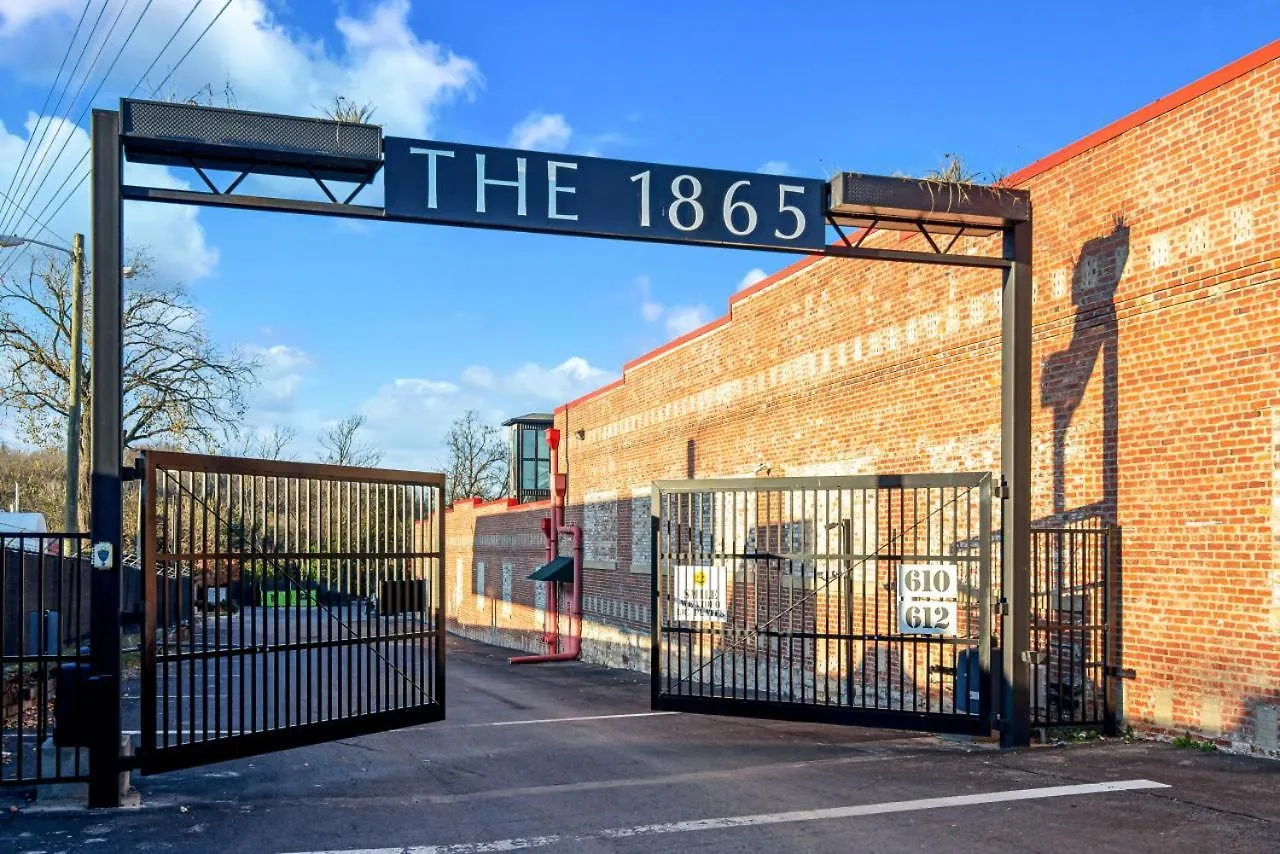 Villa One-Of-A-Kind! Roll Up Garage Door-Pool, Speakeasy à Nashville Hébergement de vacances