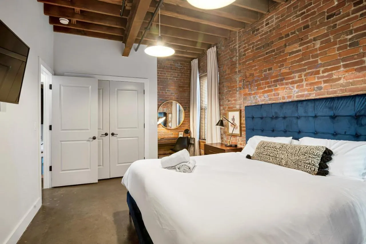 Villa One-Of-A-Kind! Roll Up Garage Door-Pool, Speakeasy à Nashville