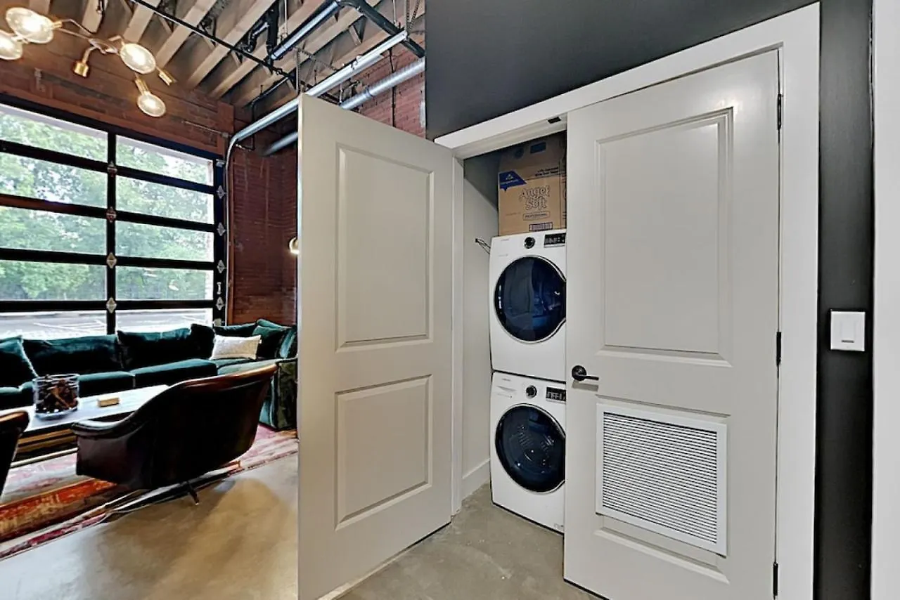 Villa One-Of-A-Kind! Roll Up Garage Door-Pool, Speakeasy à Nashville États-Unis